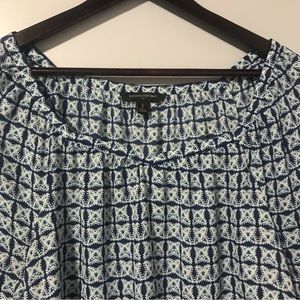 Banana Republic Round Neck Long SleeveTie Detail. Small